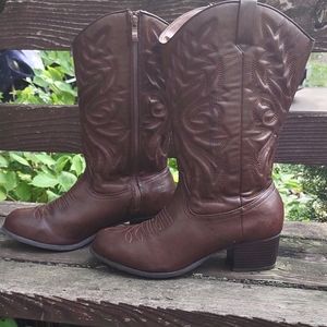 Torrid cowgirl boots size 8.5 wide width